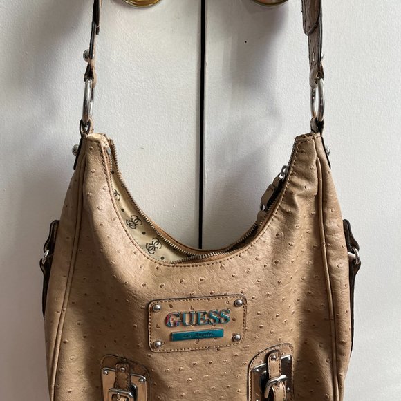 Guess - Picture 2 of 3